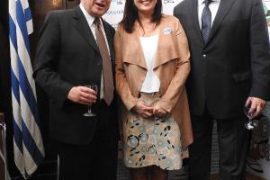 Cónsul Carola del Río junto a los intendentes de Colón, Mariano Rebord, y de Concepción del Uruguay, José Lauritto