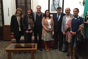 Intendente de Colón, Mariano Rebord, cónsul Carola del Río y delegación colonense